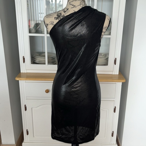 SEXY BLACK SHIMMER ONE SHOULDER DRESS - Picture 3 of 8